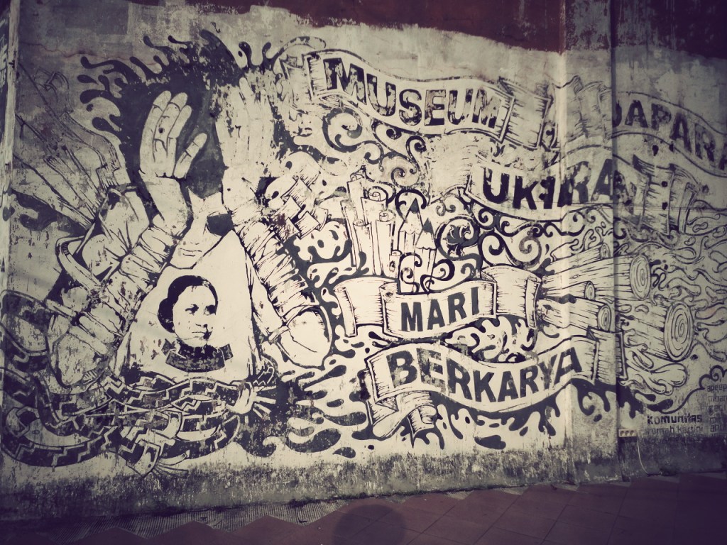 The Dusty Sneakers I Tur Kartini I 4