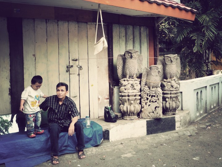 orang tua dan burung hantu