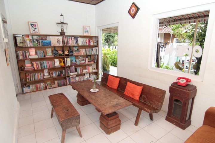 LIR's library and reading room