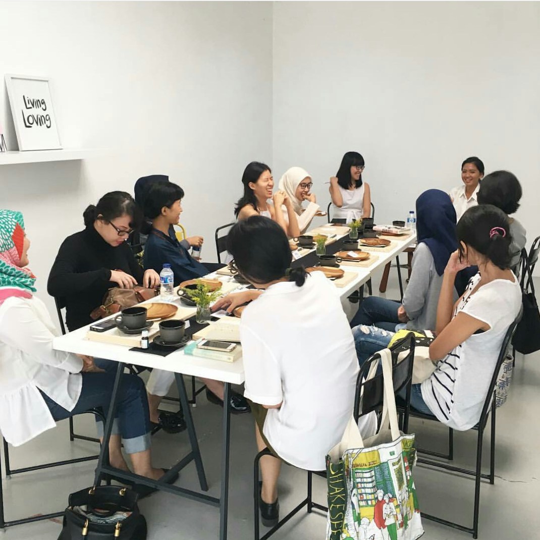 The Dusty Sneakers I Cups and Pages 3