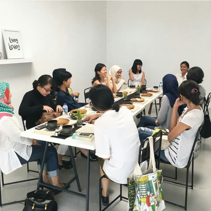 The Dusty Sneakers I Cups and Pages 3