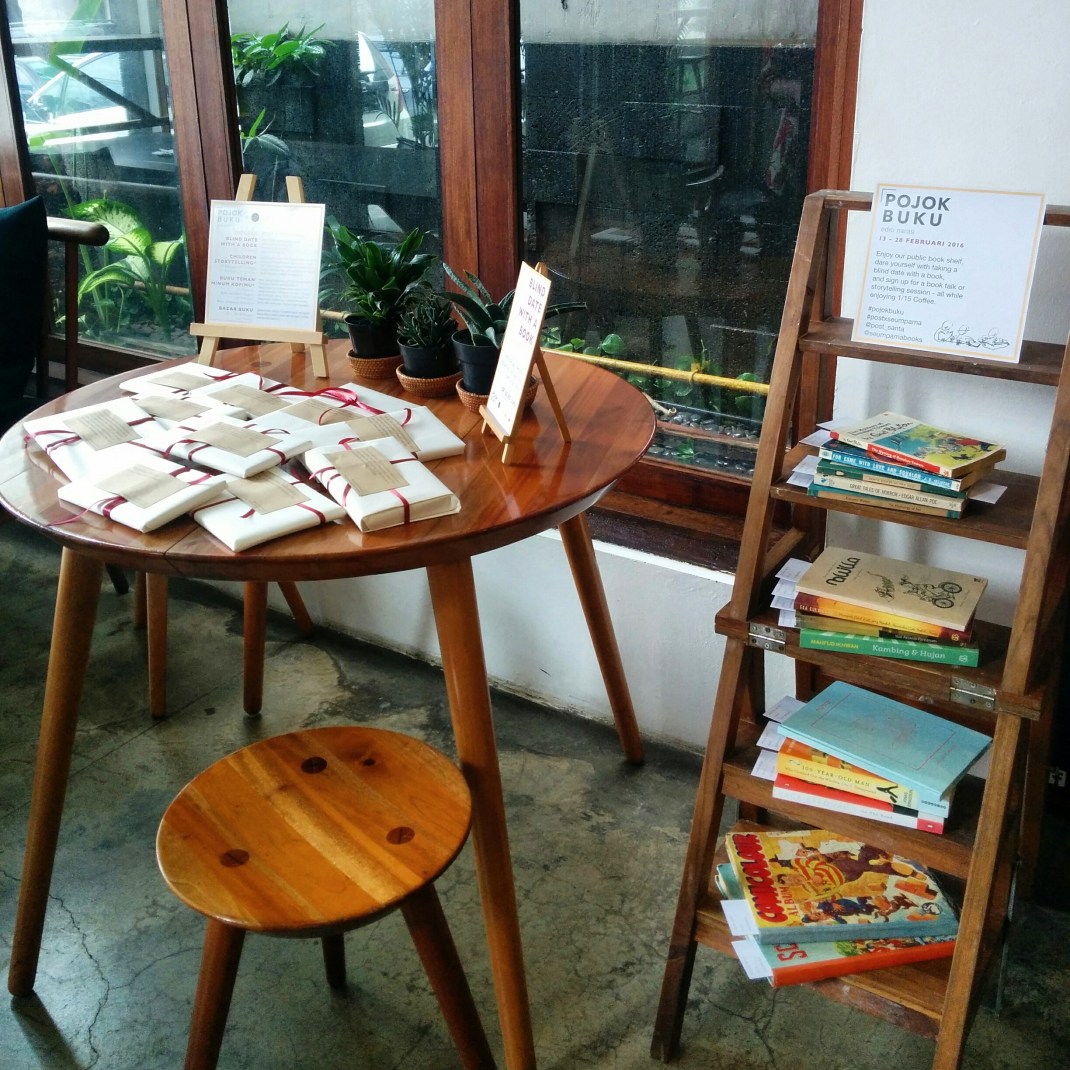 The Dusty Sneakers I Pojok Buku 4